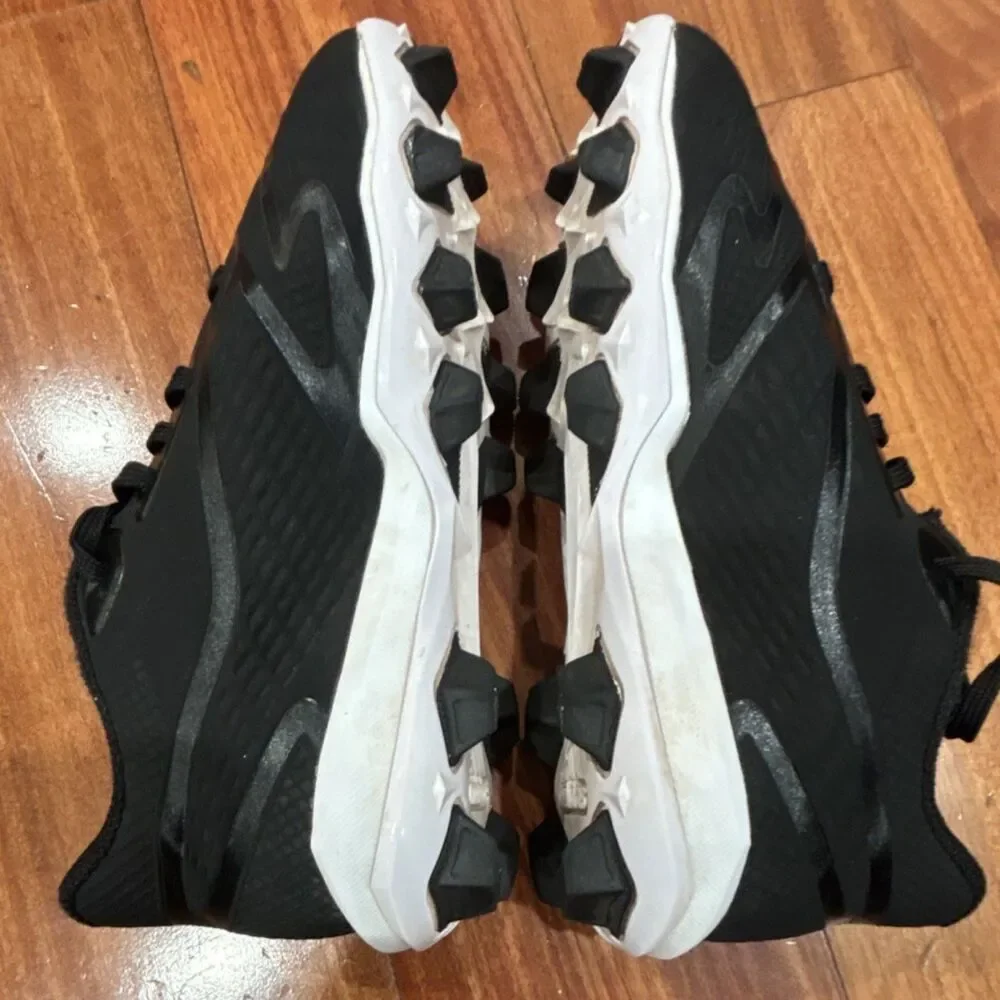 adidas Black/White Kids Baseball Softball Cleats size 1.5